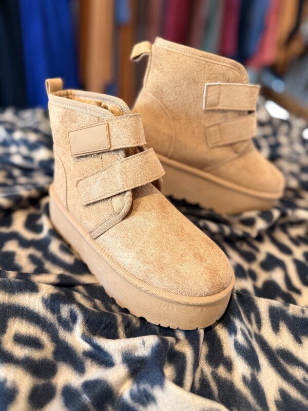 Botín camel velcro