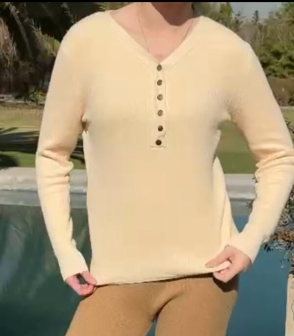 Sweater cuello v broches metálicos - Imagen 3